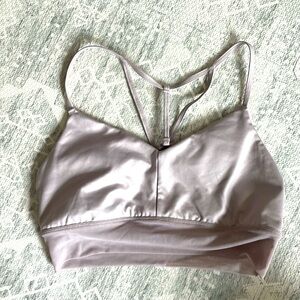 Alo Lavish Sports Bra- light purple size large- like new condition